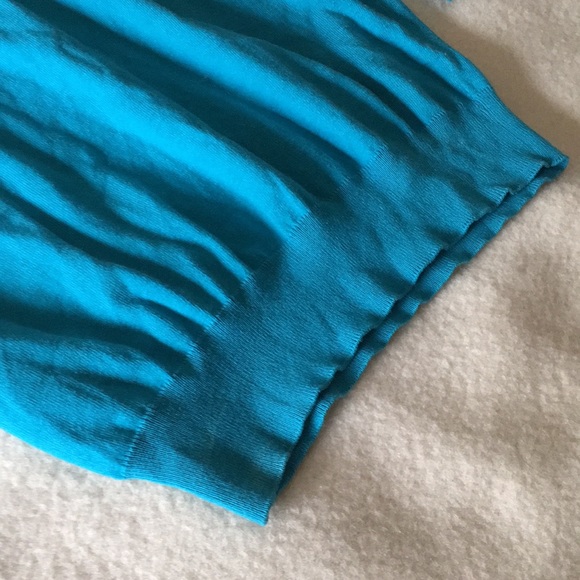 BANANA REPUBLIC V-NECK - Picture 10 of 11